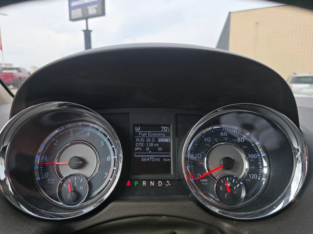 Used 2016 Chrysler Town & Country Touring-L image 21