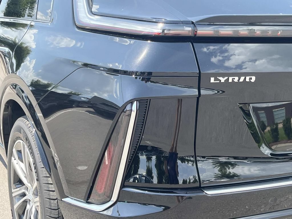 New 2027 Cadillac Lyriq Premium Luxury AWD/4WD image 10