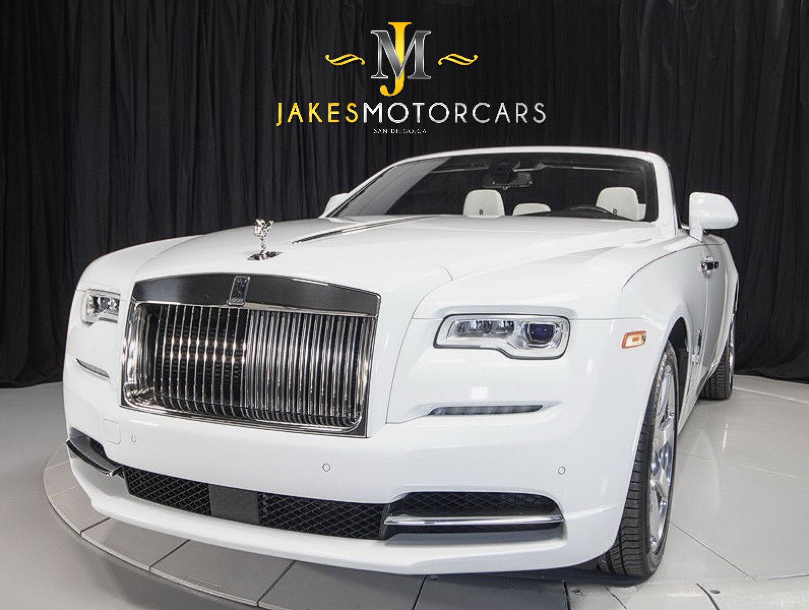 Used 2017 Rolls-Royce Dawn image 23