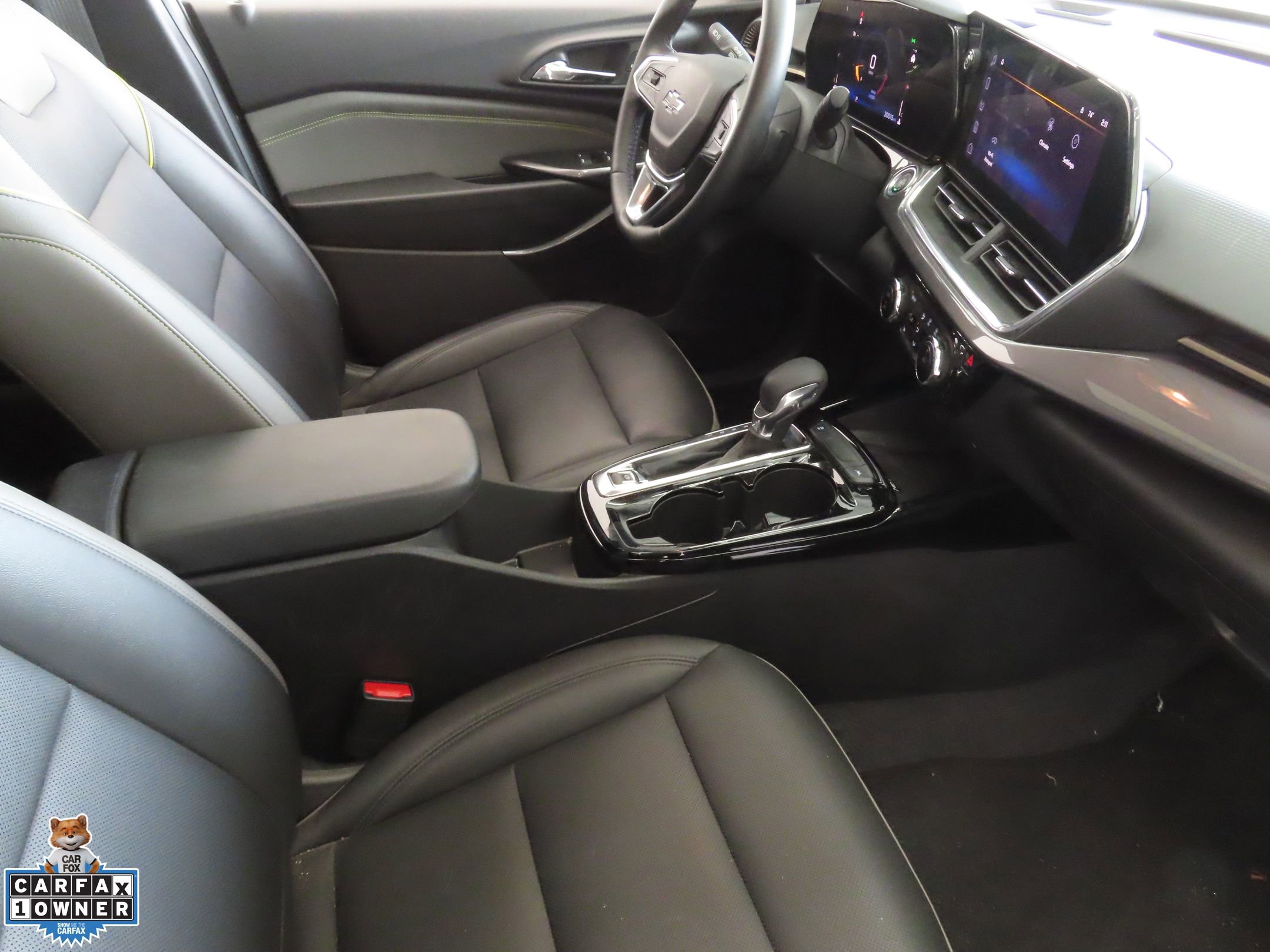 Used 2025 Chevrolet Trax ACTIV w/ Sunroof Package FWD image 24