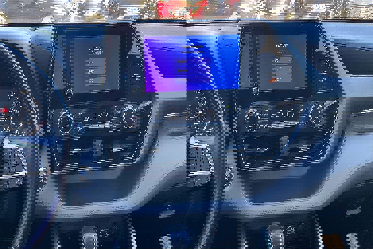 Used 2023 Toyota Highlander LE image 6