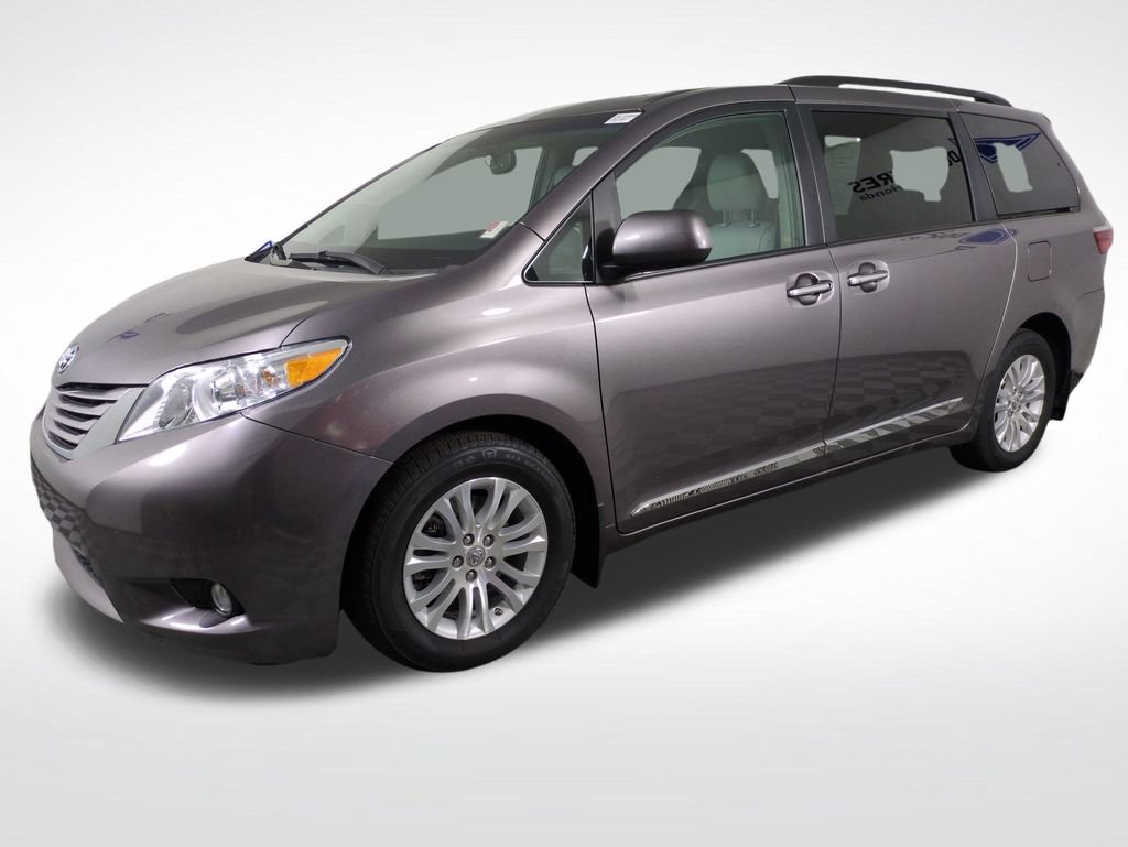 Used 2017 Toyota Sienna XLE Premium w/ Protection Package FWD image 1