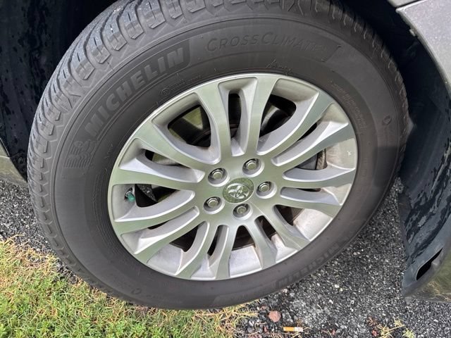 Used 2017 Toyota Sienna XLE FWD image 10