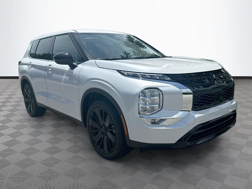 New 2026 Mitsubishi Outlander LE FWD image 3