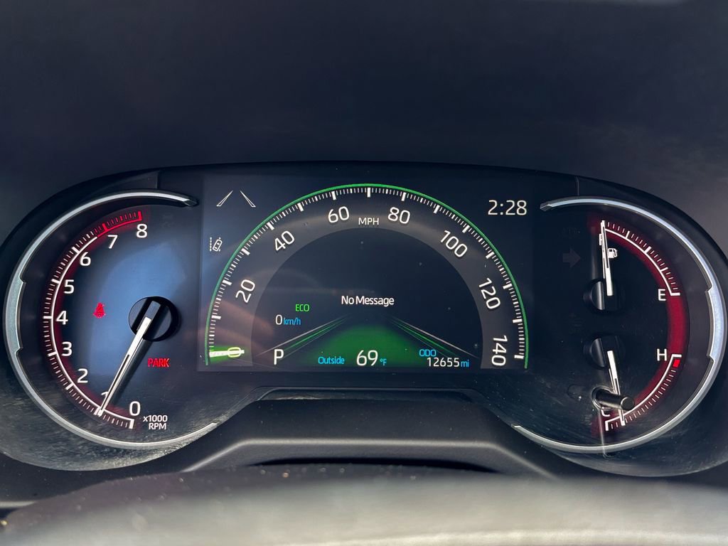 Certified 2025 Toyota RAV4 LE FWD image 28