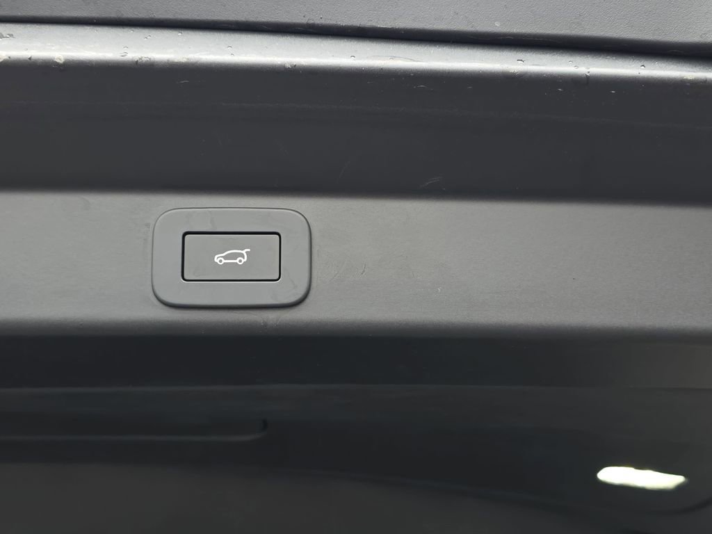 New 2025 Land Rover Range Rover Sport SV Edition Two image 13