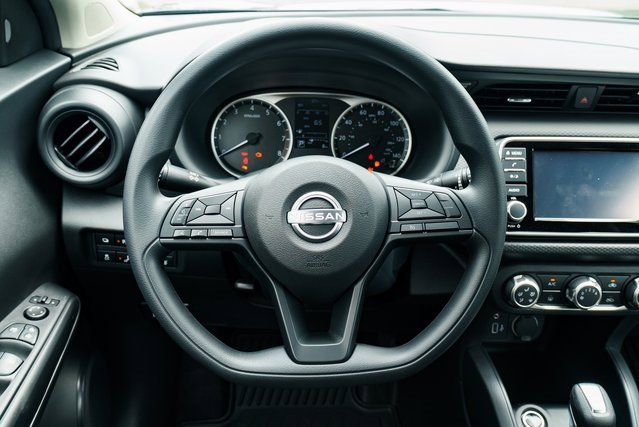 New 2025 Nissan Kicks Play S image 11