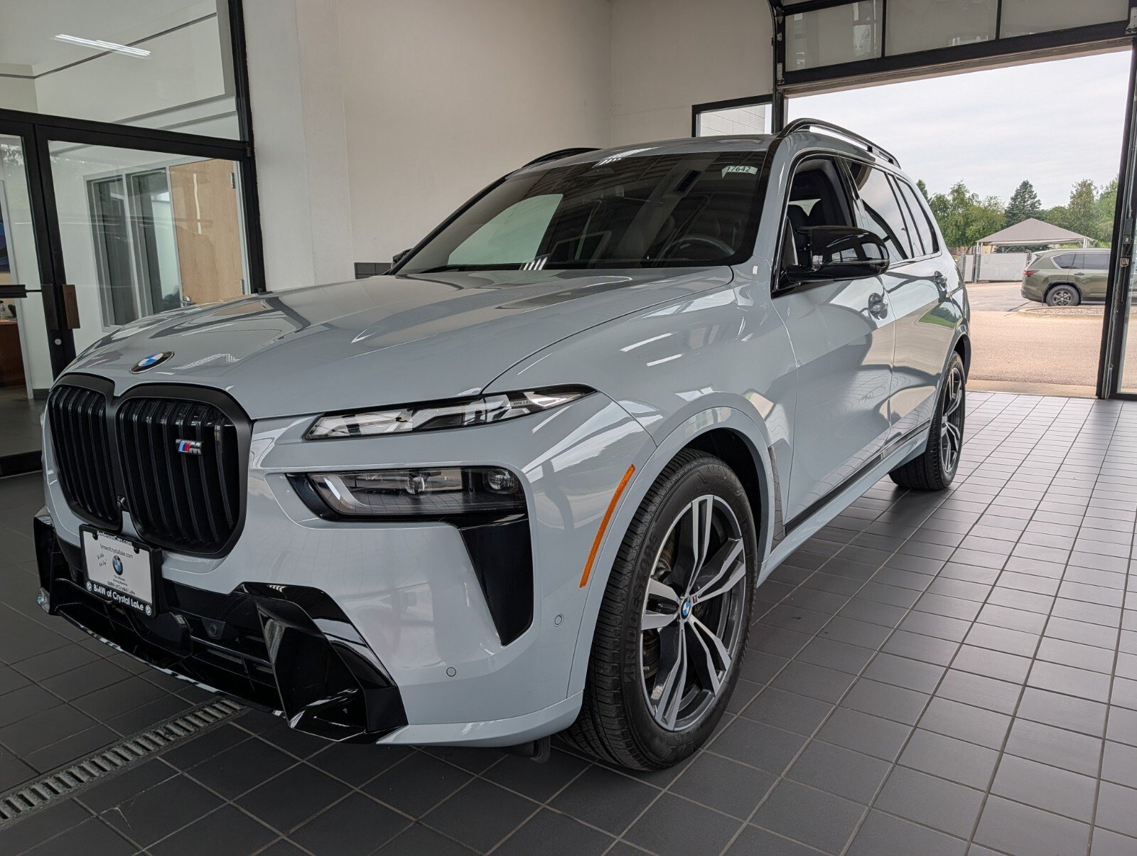 Used 2025 BMW X7 M60i w/ Executive Package AWD/4WD image 7