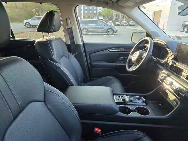Used 2025 Honda Pilot Elite image 4