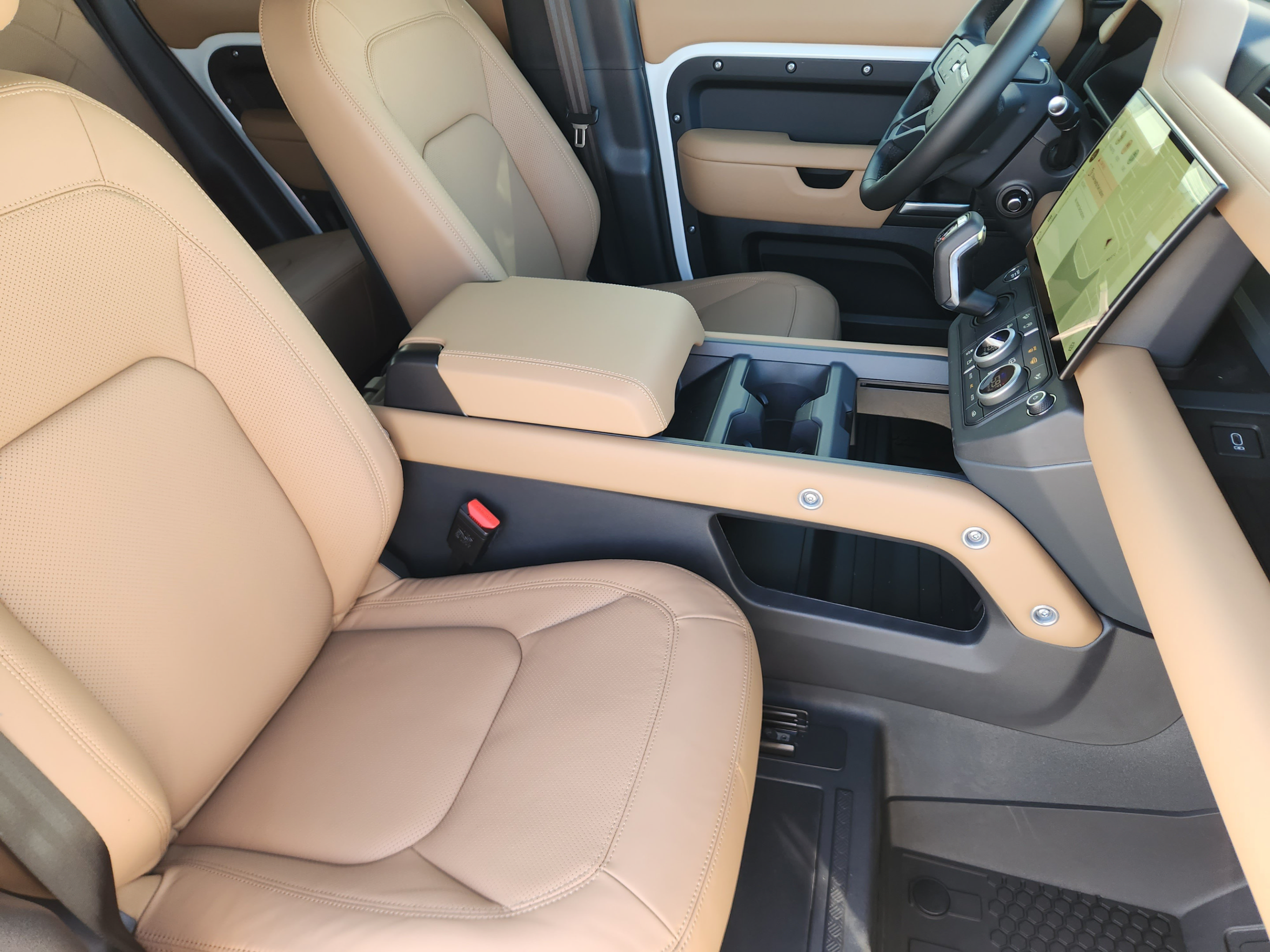 New 2026 Land Rover Defender 110 X-Dynamic SE AWD/4WD image 9