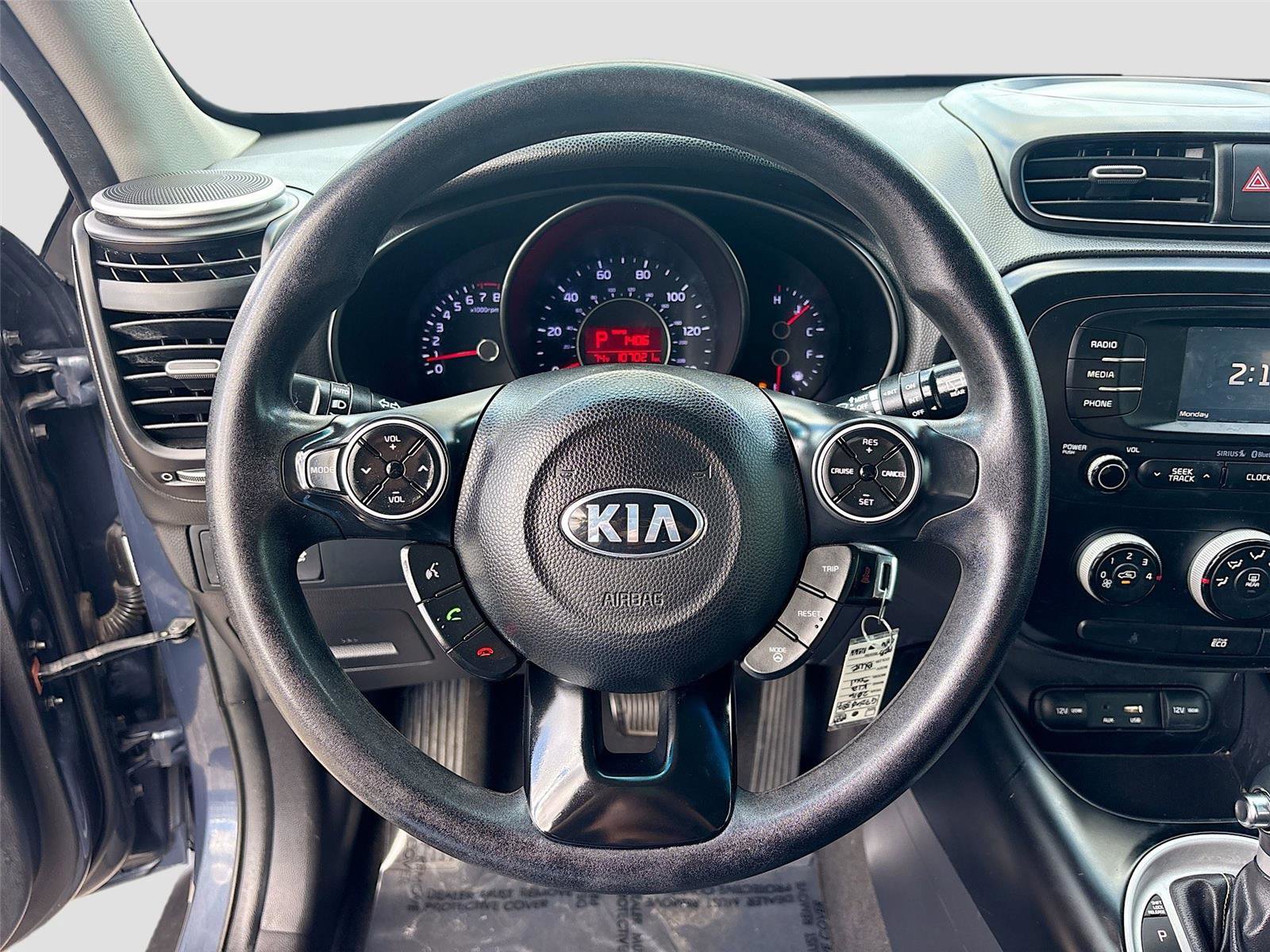 Used 2016 Kia Soul + image 11