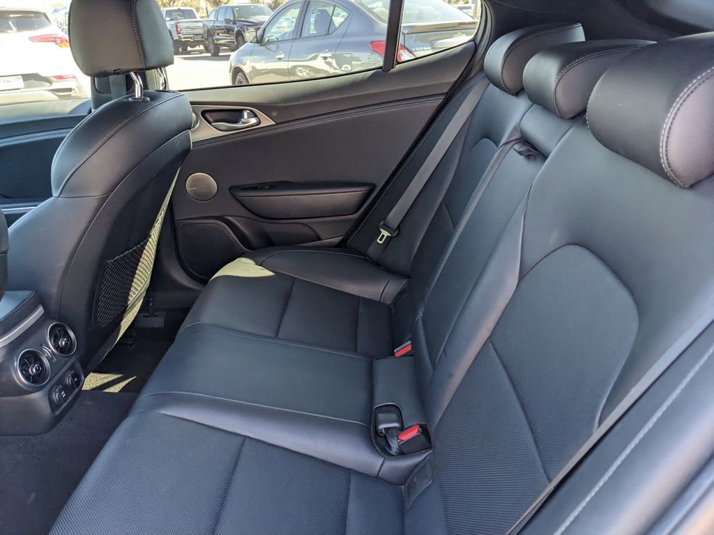 Used 2020 Kia Stinger GT1 image 19