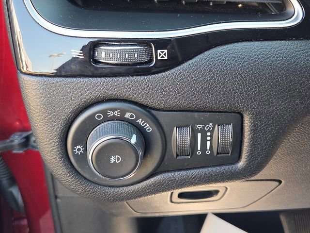 Used 2021 Jeep Cherokee Latitude Plus image 27