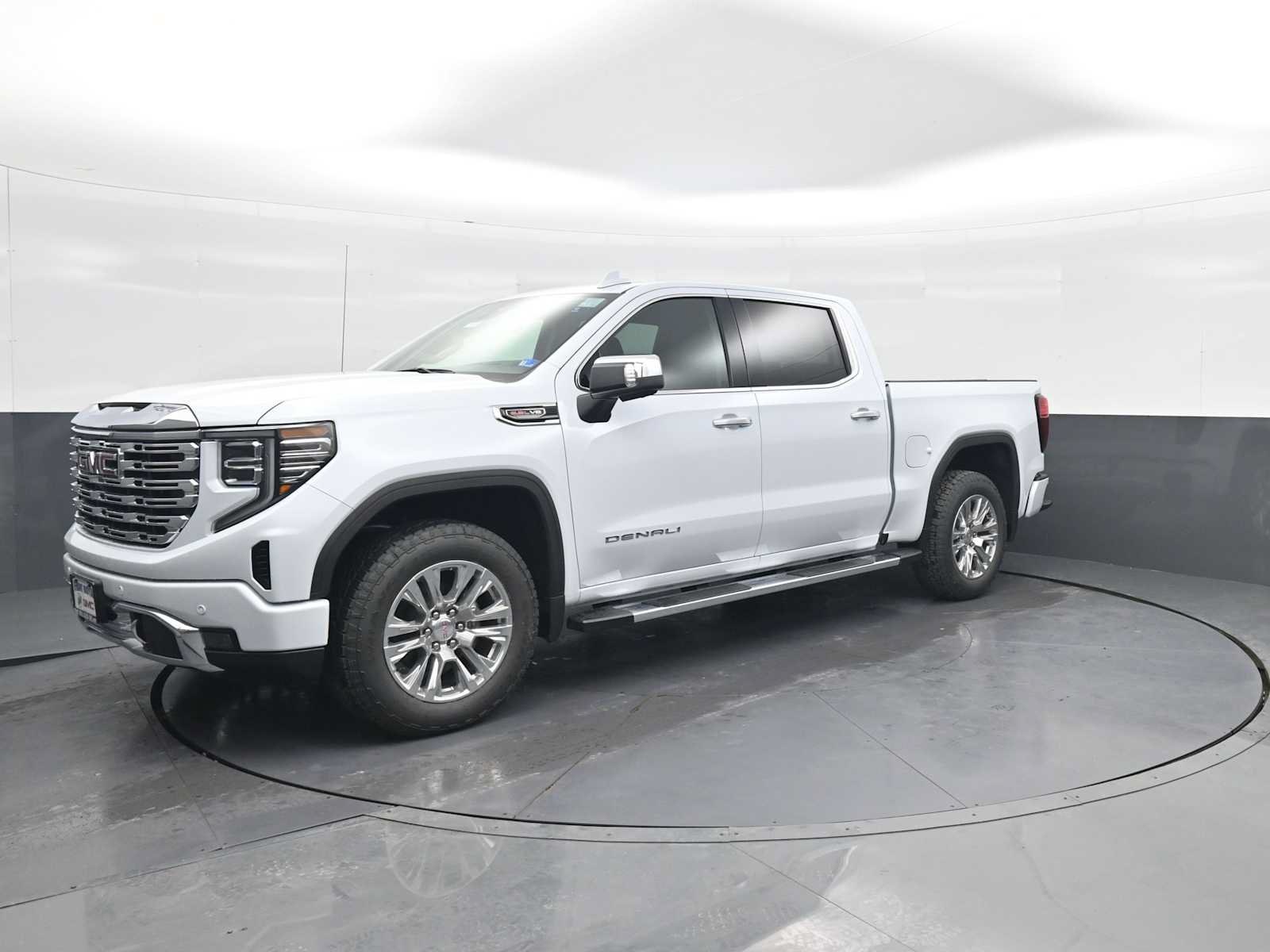 New 2026 GMC Sierra 1500 Denali w/ Technology Package AWD/4WD image 4