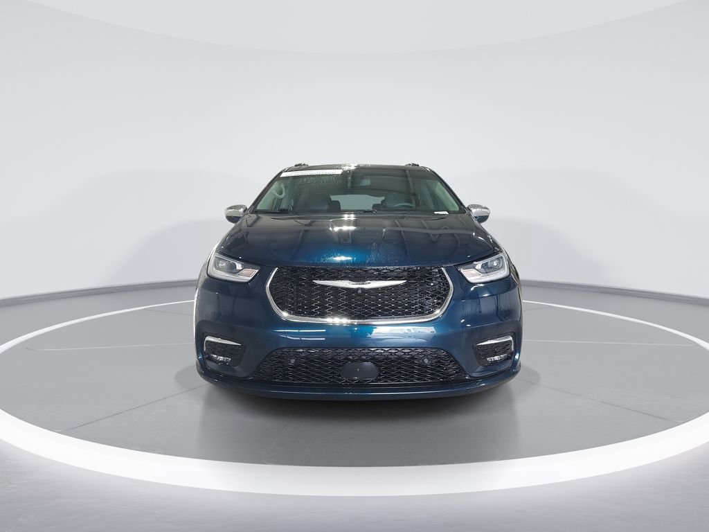 Used 2022 Chrysler Pacifica Limited image 3