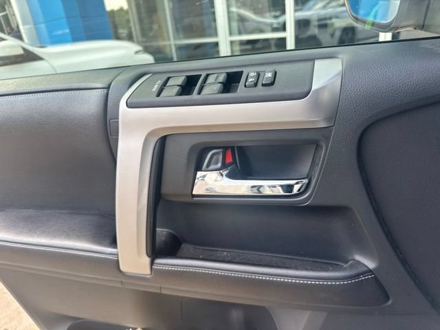Used 2017 Toyota 4Runner SR5 Premium AWD/4WD image 8