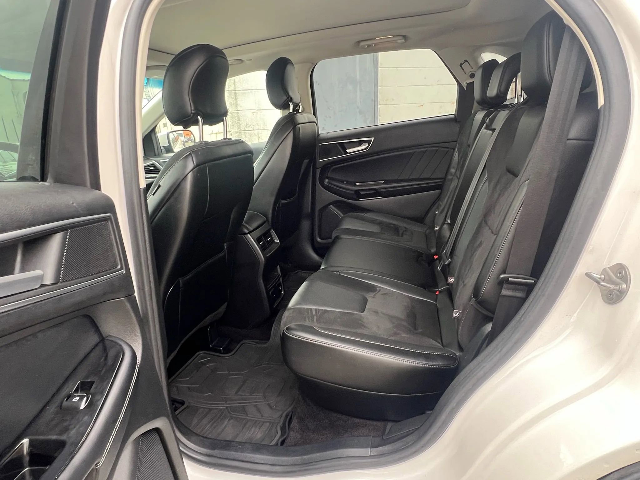 Used 2016 Ford Edge Sport w/ Technology Package image 29