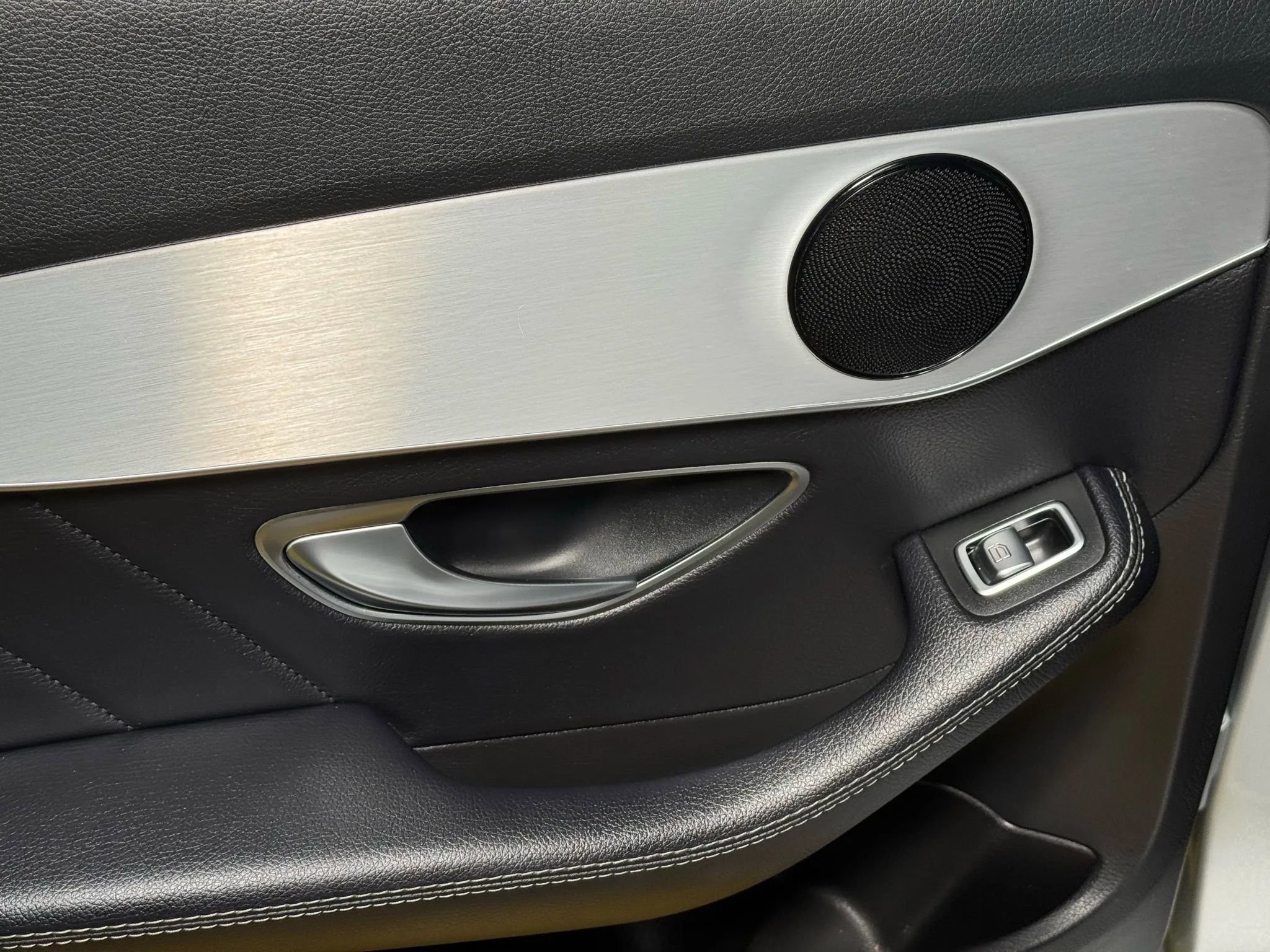 Used 2018 Mercedes-Benz C 300 Sedan image 15