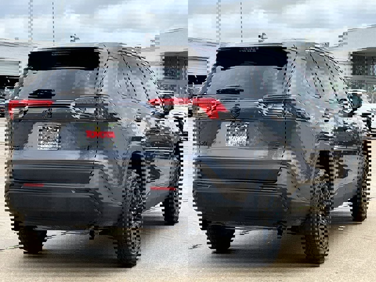 Used 2024 Toyota RAV4 LE FWD image 4