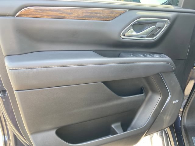 Used 2024 Chevrolet Suburban Premier AWD/4WD image 19