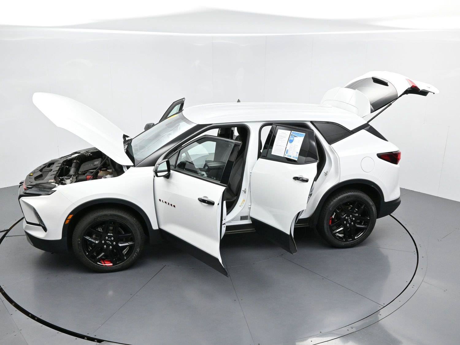 Used 2023 Chevrolet Blazer LT FWD image 40