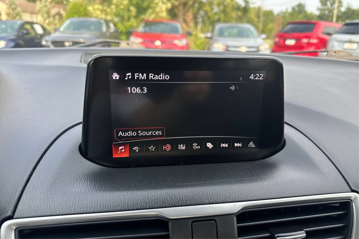 Used 2018 MAZDA MAZDA3 Sport FWD image 12