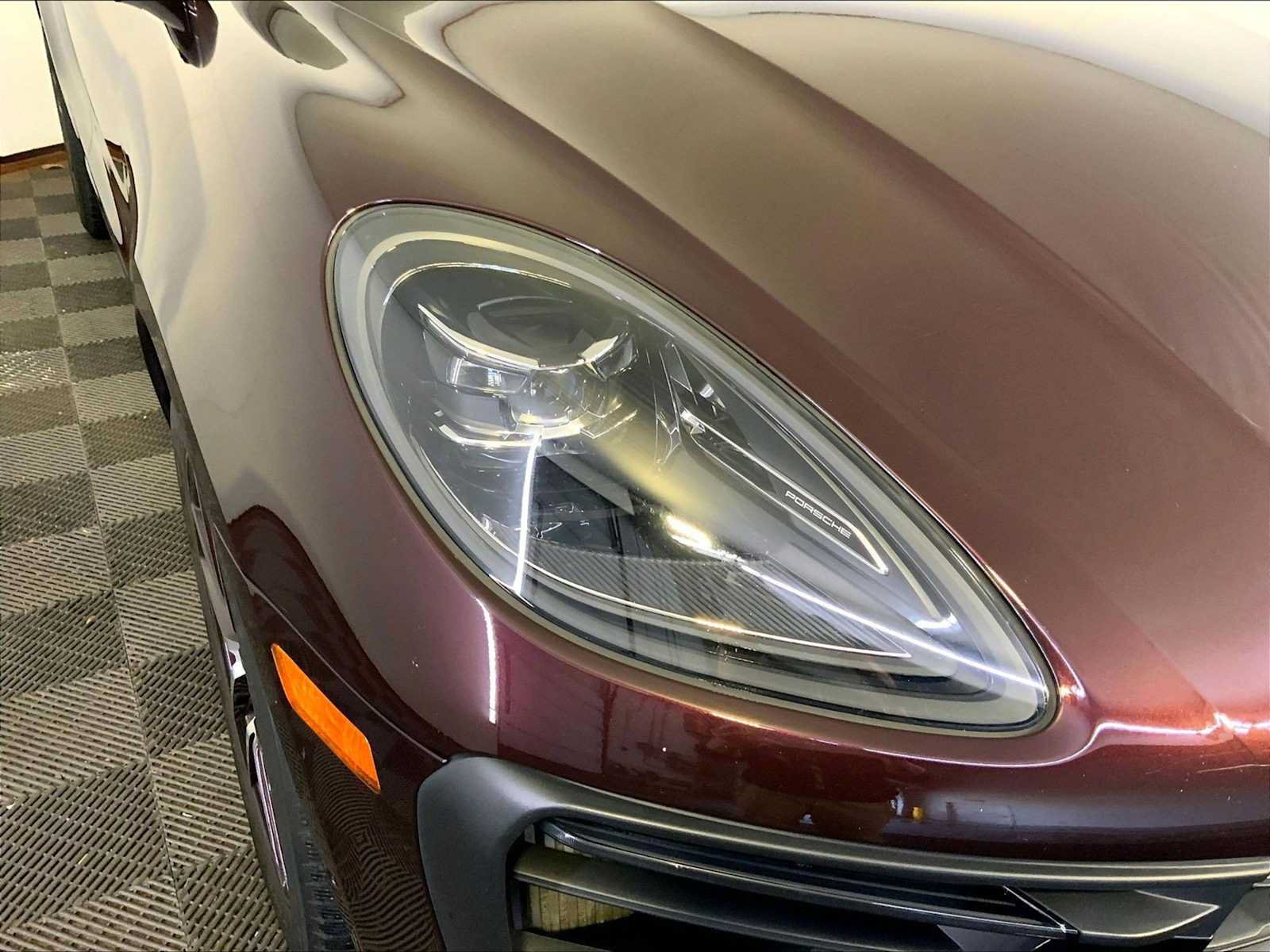 Used 2023 Porsche Macan S AWD/4WD image 13