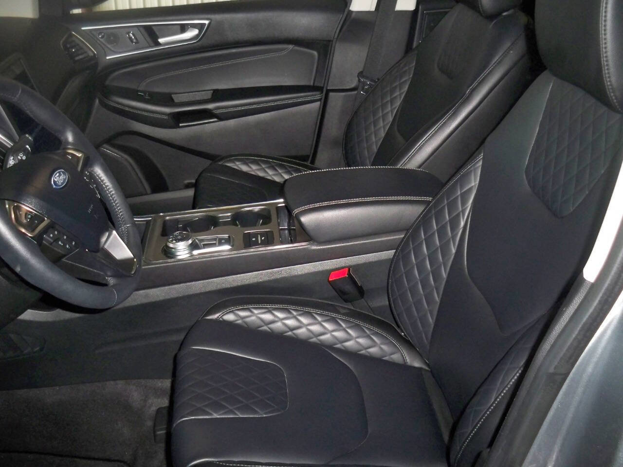 Used 2024 Ford Edge Titanium image 8