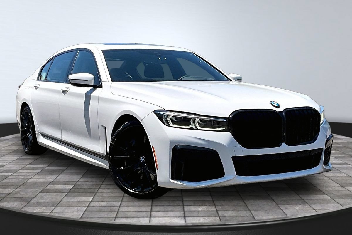 Used 2021 BMW 750i xDrive w/ M Sport Package AWD/4WD image 3