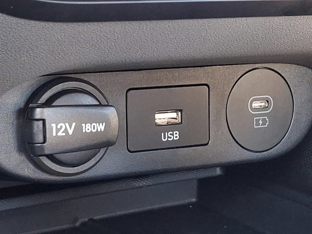 Certified 2025 Hyundai Elantra Sport image 24