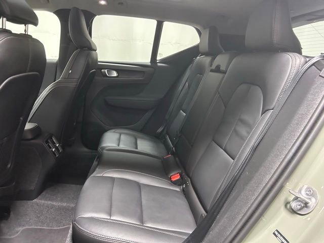 Certified 2025 Volvo XC40 B5 Core image 12