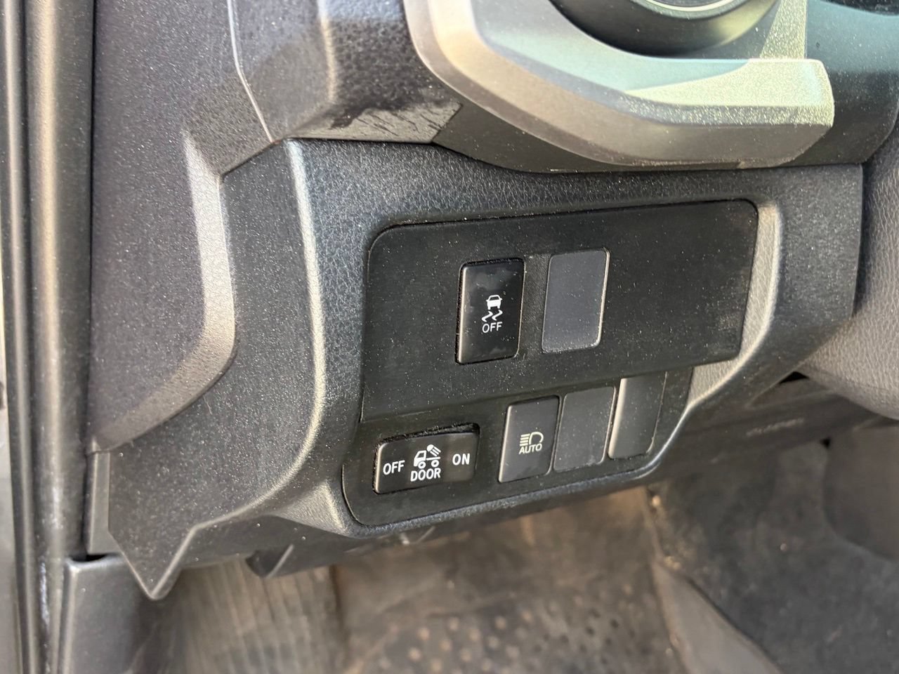 Used 2022 Toyota Tacoma SR5 RWD image 7