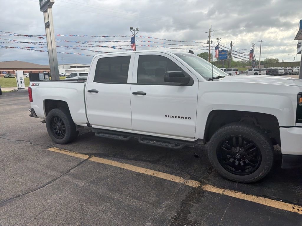 Used 2018 Chevrolet Silverado 1500 LTZ Z71 w/ Redline Edition image 4