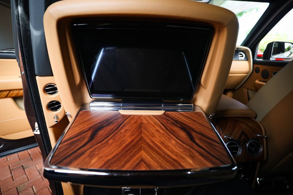 Used 2022 Rolls-Royce Cullinan AWD/4WD image 48