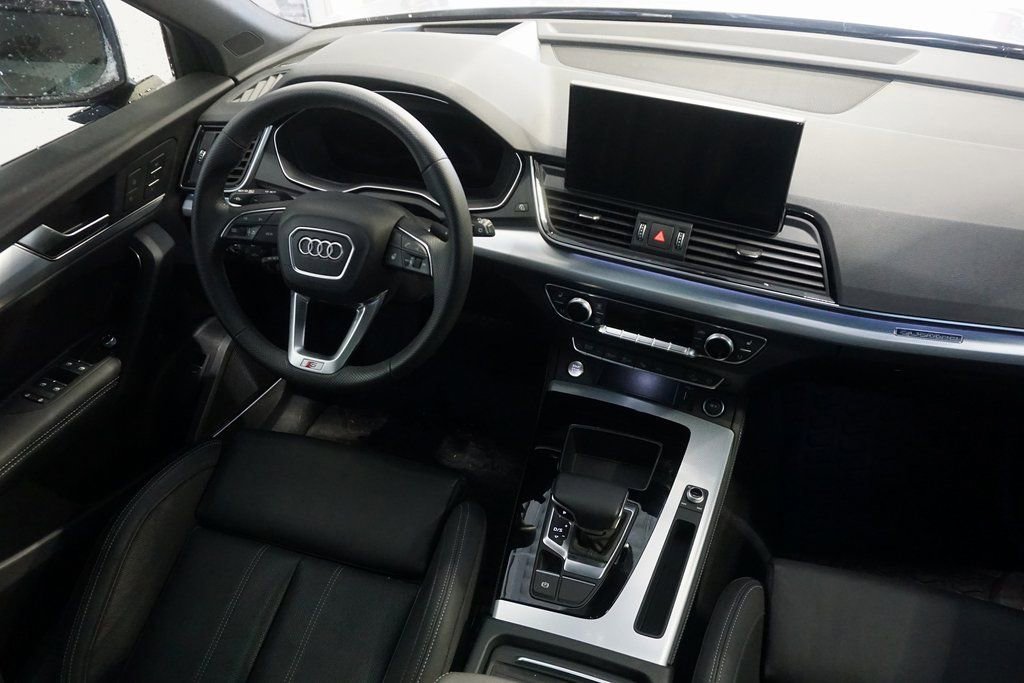 Used 2024 Audi Q5 2.0T Prestige w/ Prestige Package image 28