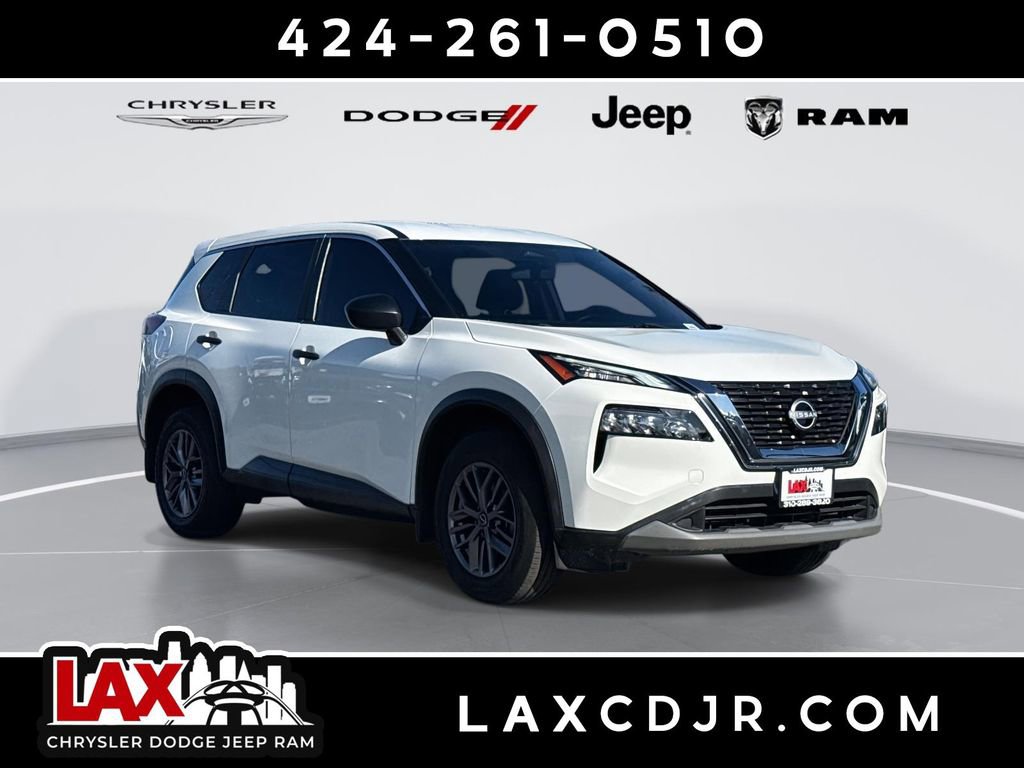 Used 2023 Nissan Rogue S image 1