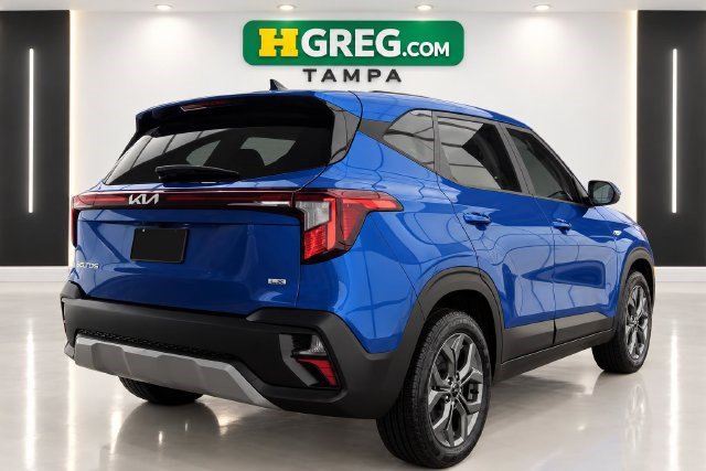 Used 2024 Kia Seltos LX AWD/4WD image 4