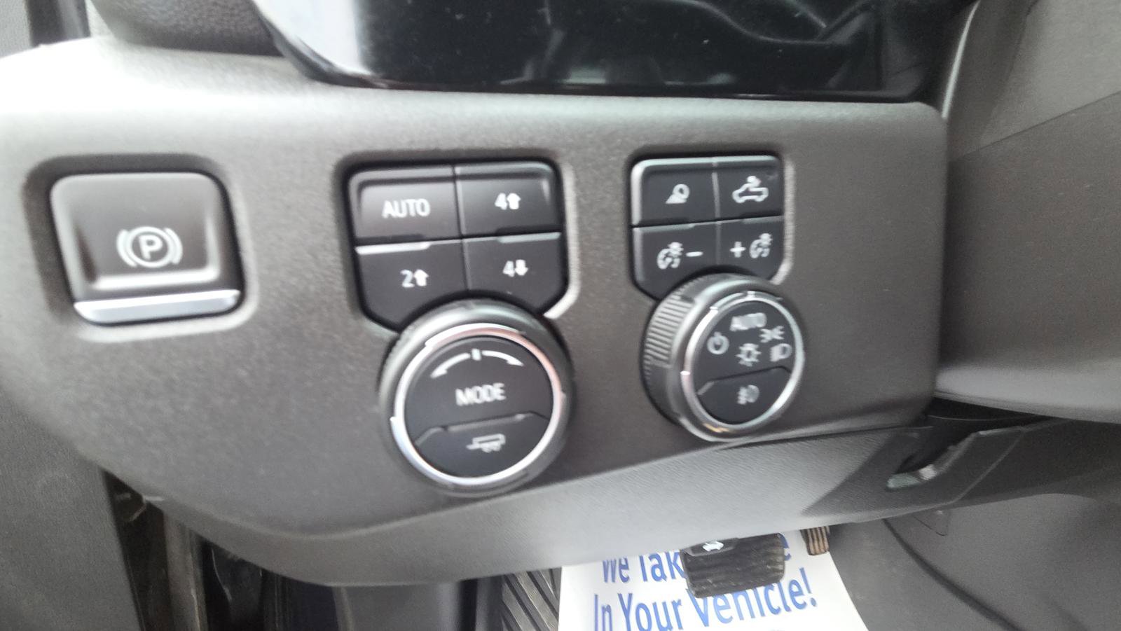 Used 2022 Chevrolet Silverado 1500 LT Trail Boss w/ LT Trail Boss Premium Package AWD/4WD image 34