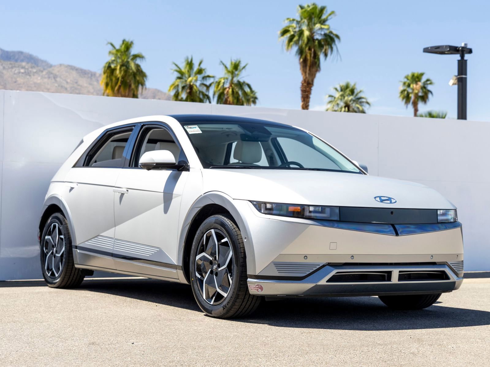 Used 2023 Hyundai Ioniq 5 Limited w/ Cargo Package RWD image 2