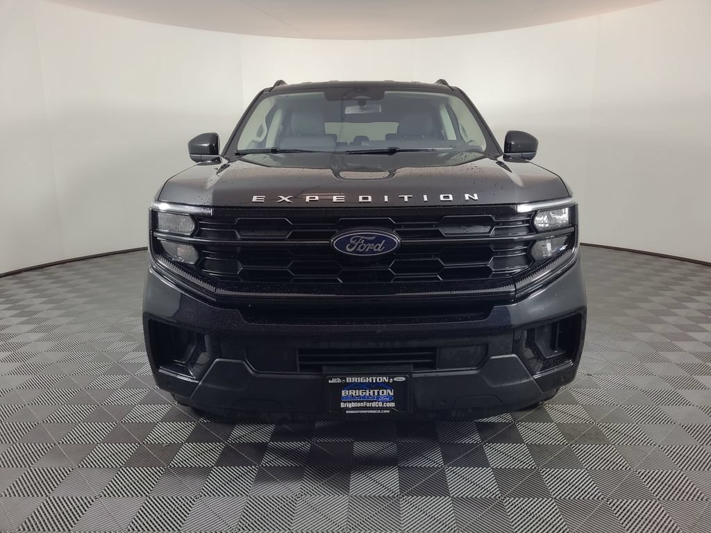 Used 2025 Ford Expedition Max Active AWD/4WD image 8