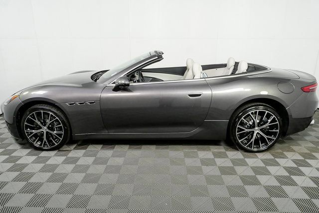 New 2026 Maserati GranCabrio Modena image 2