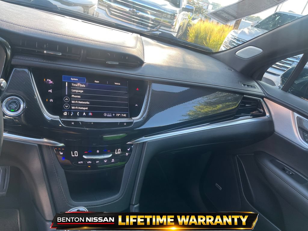 Used 2024 Cadillac XT6 Sport w/ Technology Package AWD/4WD image 16