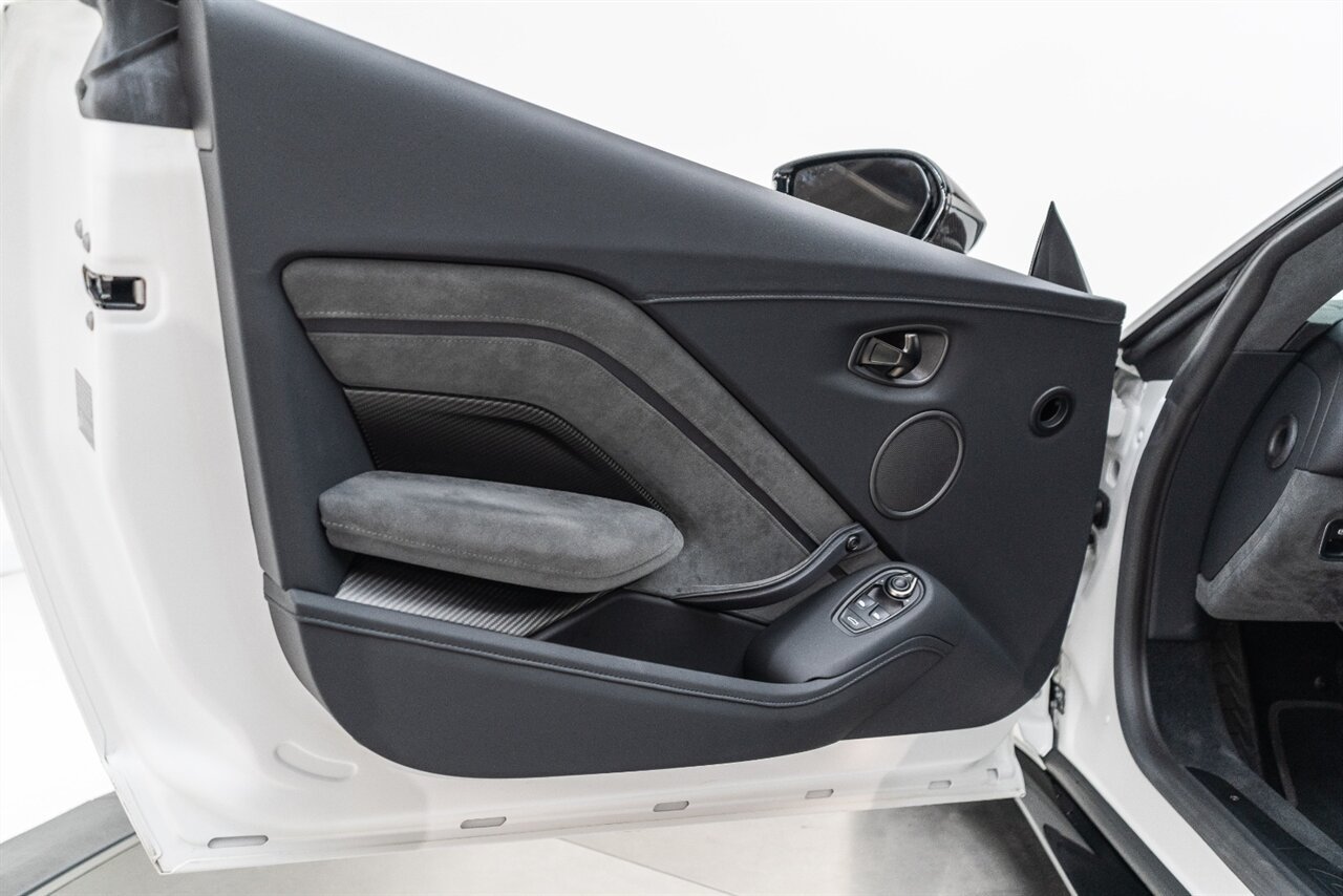 Used 2023 Aston Martin V8 Vantage Coupe RWD image 62