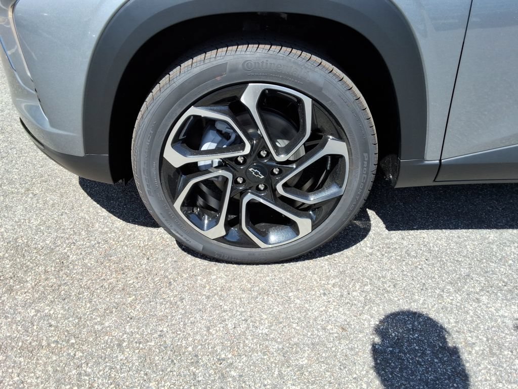 New 2026 Chevrolet Trax RS w/ Sunroof Package FWD image 10