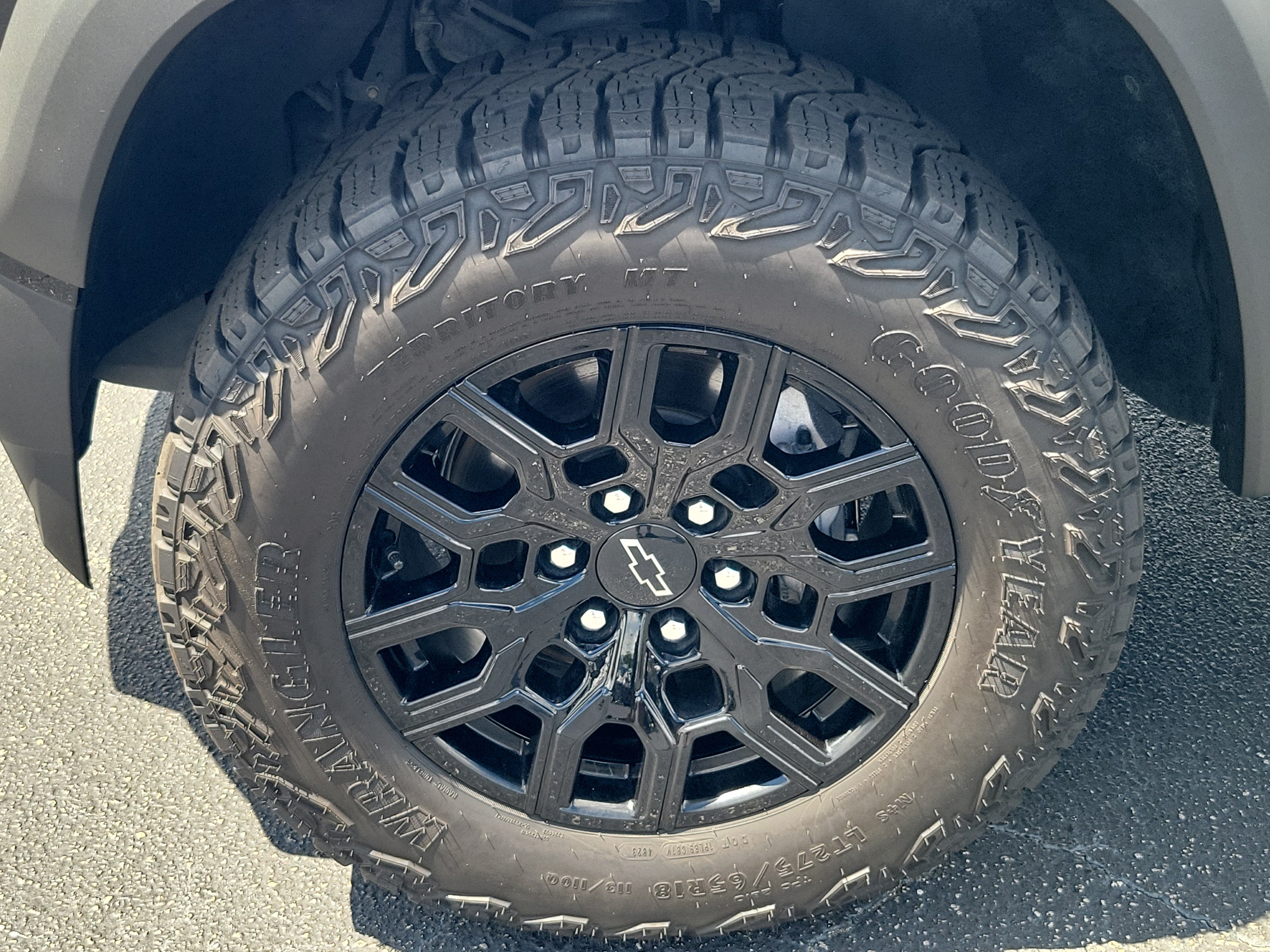 Used 2024 Chevrolet Colorado Trail Boss AWD/4WD image 8