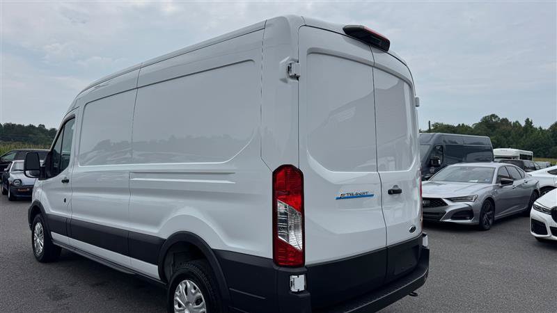 Used 2023 Ford E-Transit Medium Roof RWD image 16