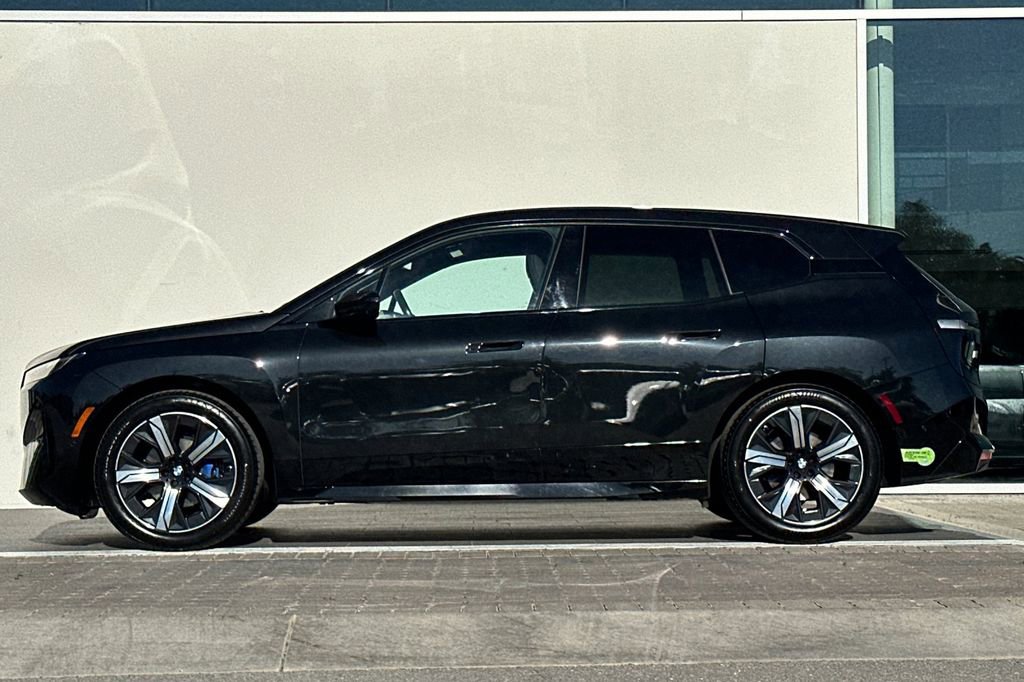 Used 2023 BMW iX xDrive50 w/ Premium Package image 6