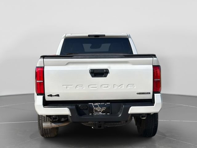 Used 2025 Toyota Tacoma TRD Sport AWD/4WD image 5