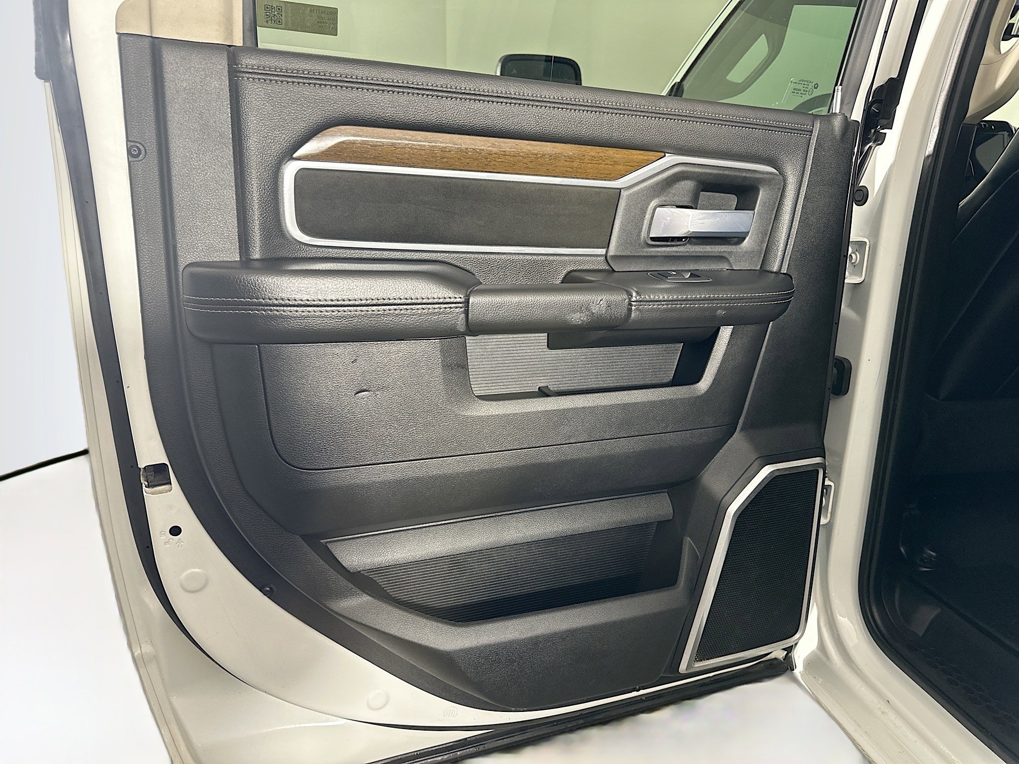 Used 2024 RAM 2500 Laramie image 26