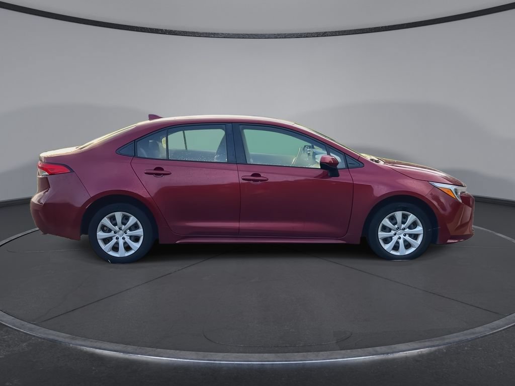 Used 2025 Toyota Corolla LE FWD image 9